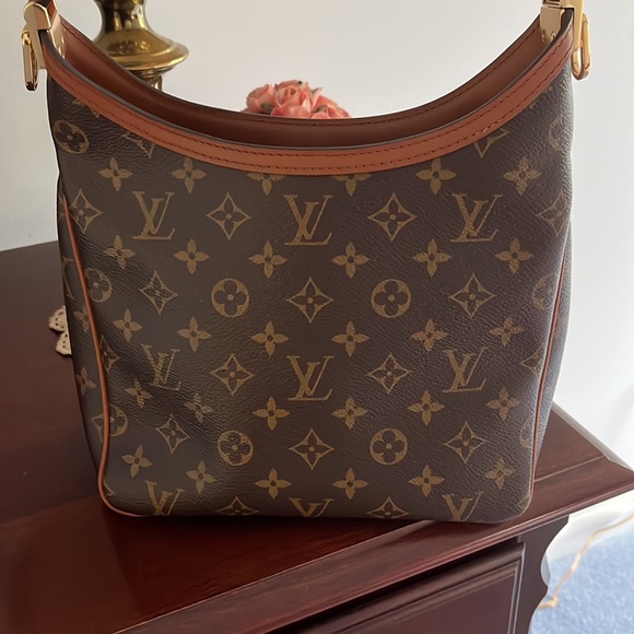 Louis Vuitton Handbag - Picture 2 of 3